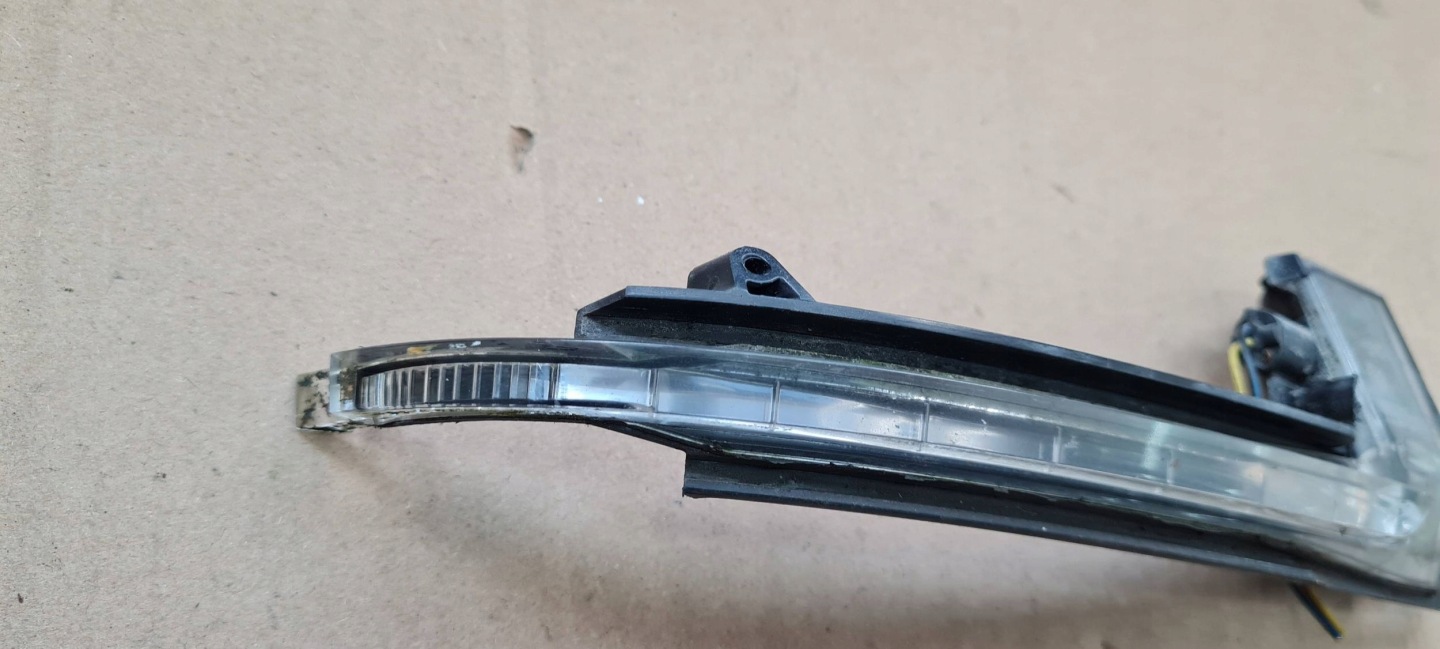 A6 C6 LIFT indicator blinker mirrors right 8K0949102A