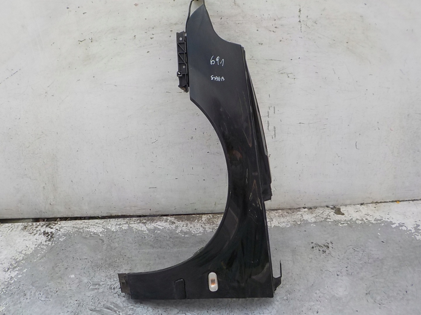 691 SAAB 9-5 and 95 fender left front front 691