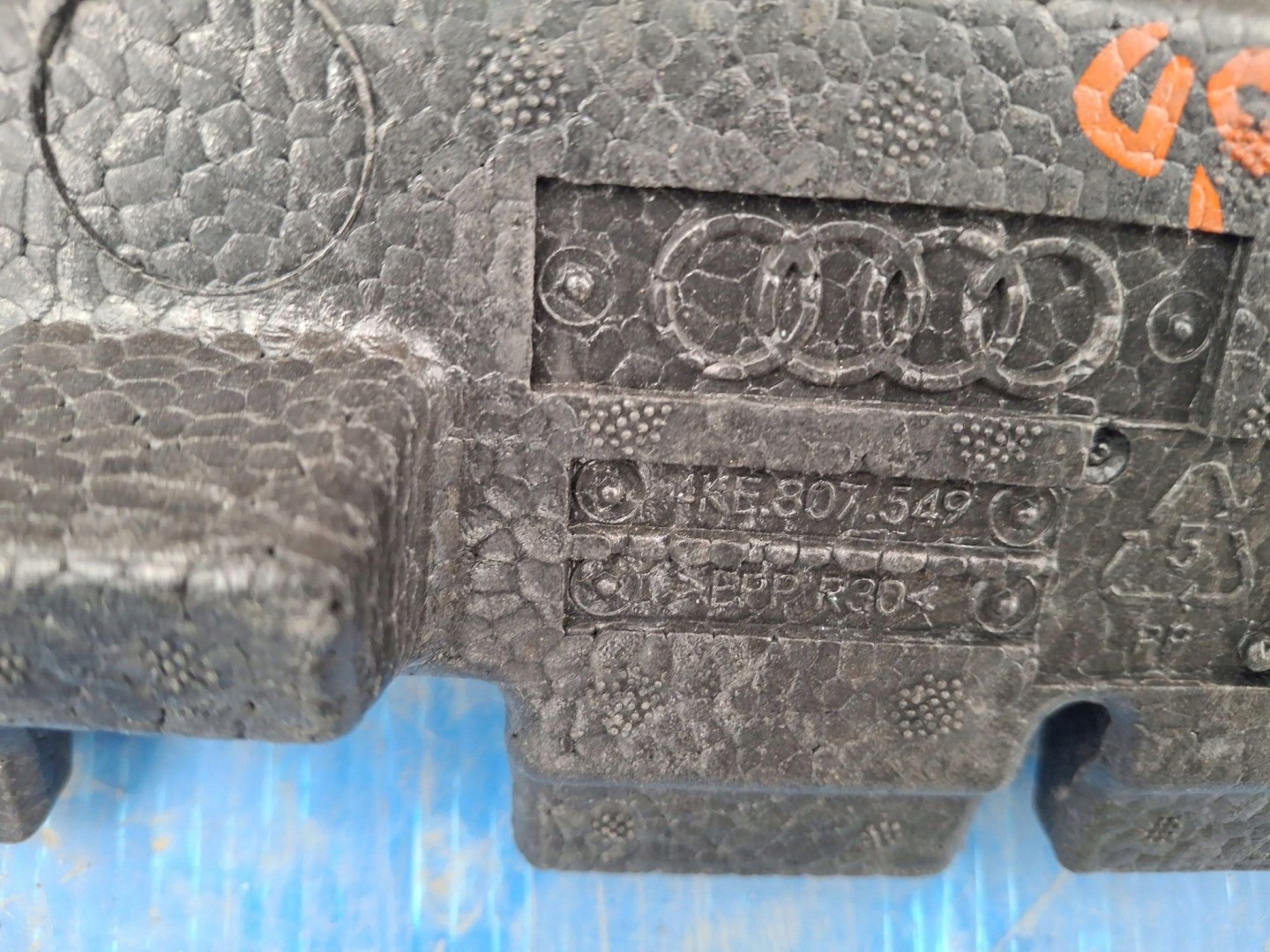 ABSORBER der stoßstange vorne AUDI E-TRON 2018R->