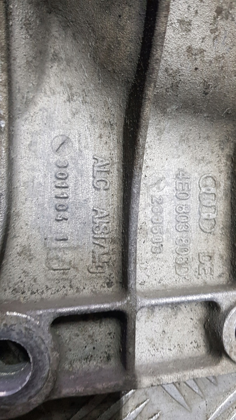 AUDI A8 D3 3.0 TDI Supporto cambio 4E0803806D