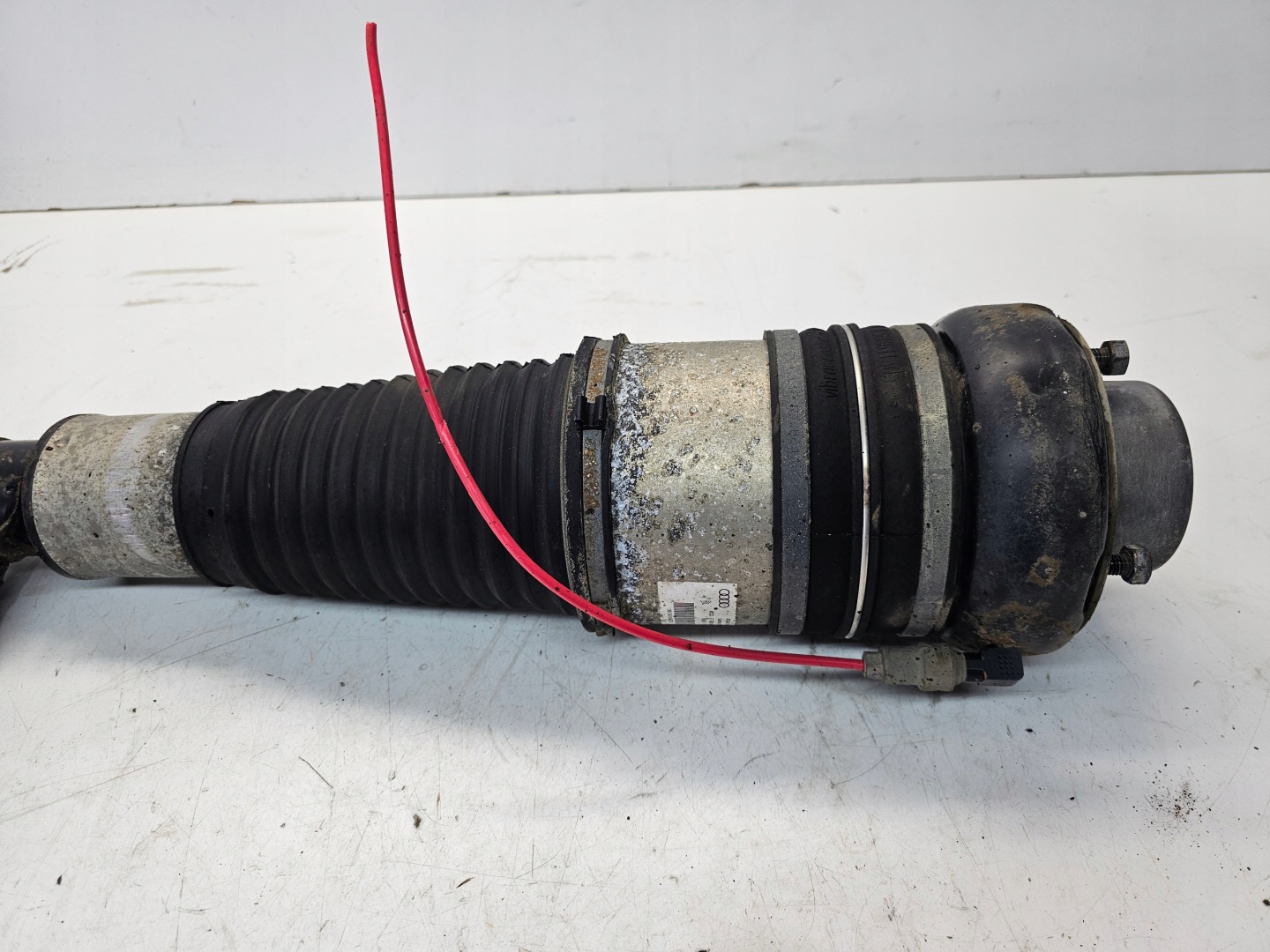 shock absorber left front AUDI A6 C6 4F0616039AA