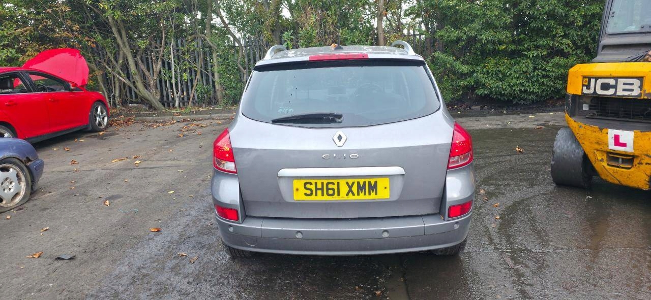moulding bonnet Renault Clio 3 facelift 2011 8200883011