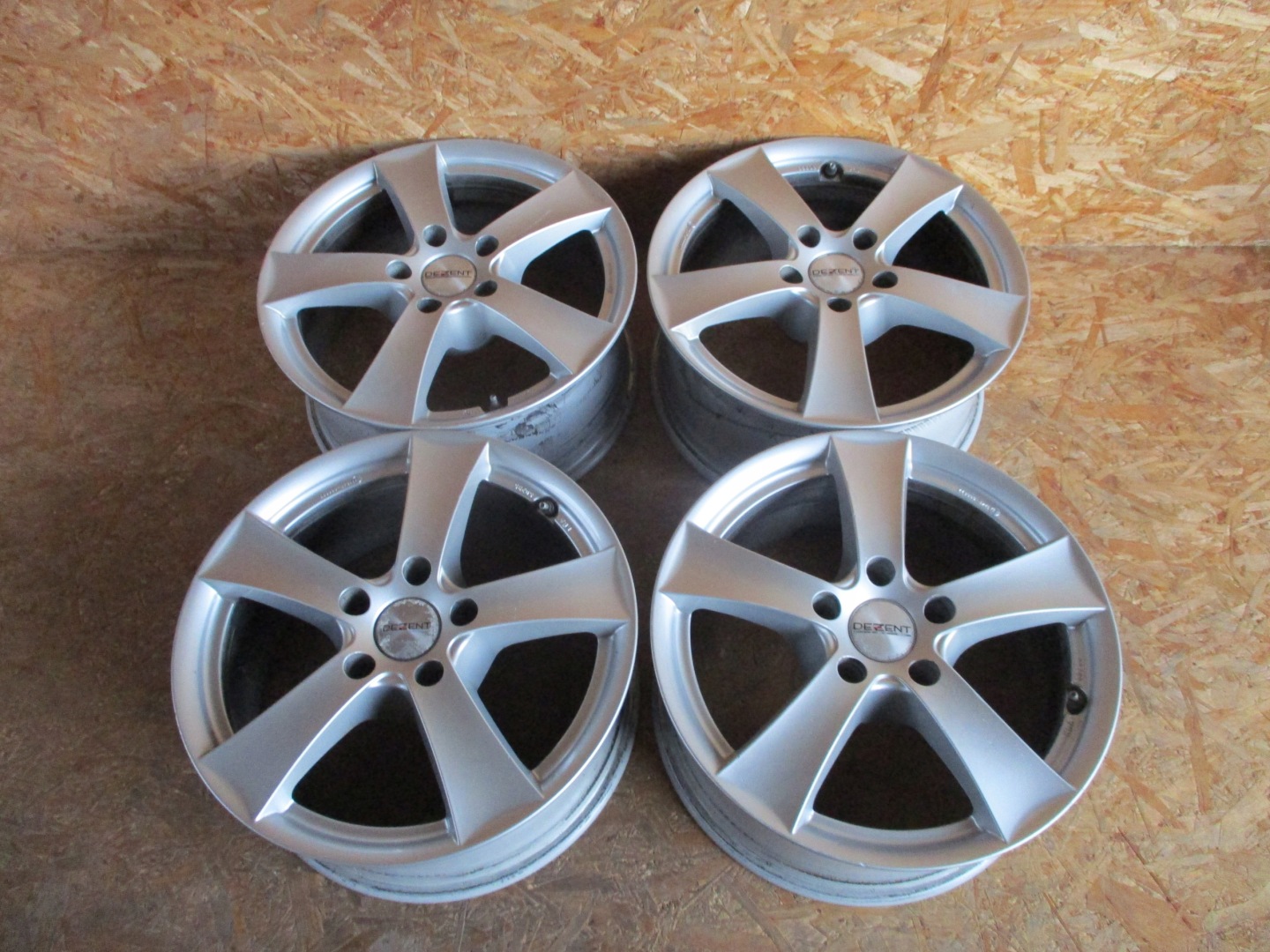 discs aluminium DEZENT 7,5X17 ET32 5x120
