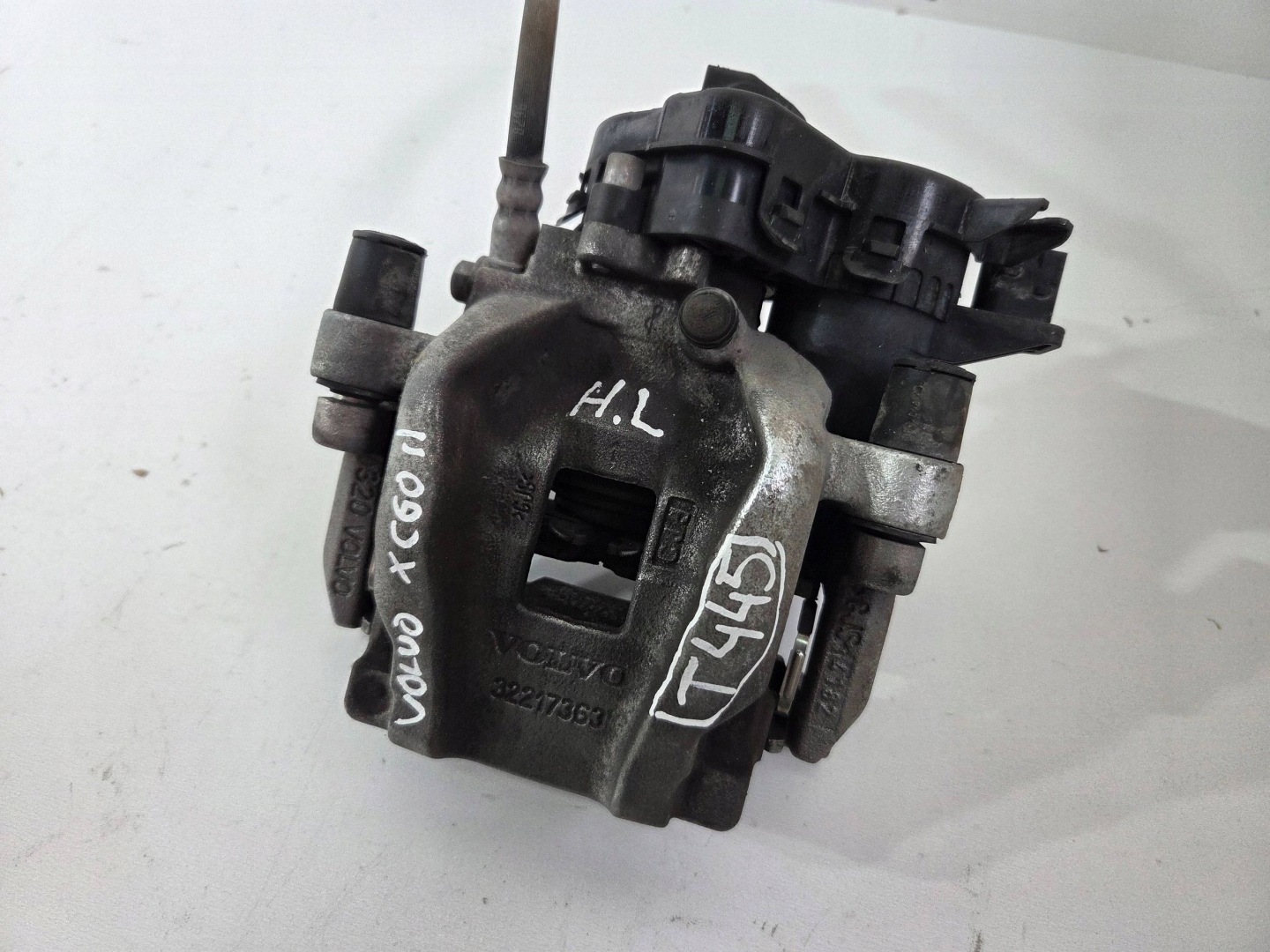 Volvo XC60 II caliper brake rear left 32217363 (T445)