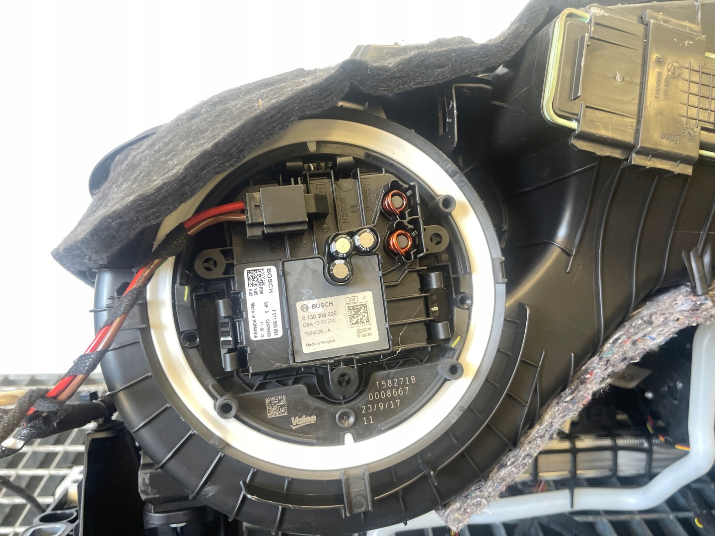 MERCEDES W213 ohřívač větrák ventilátor A2388302700 držák