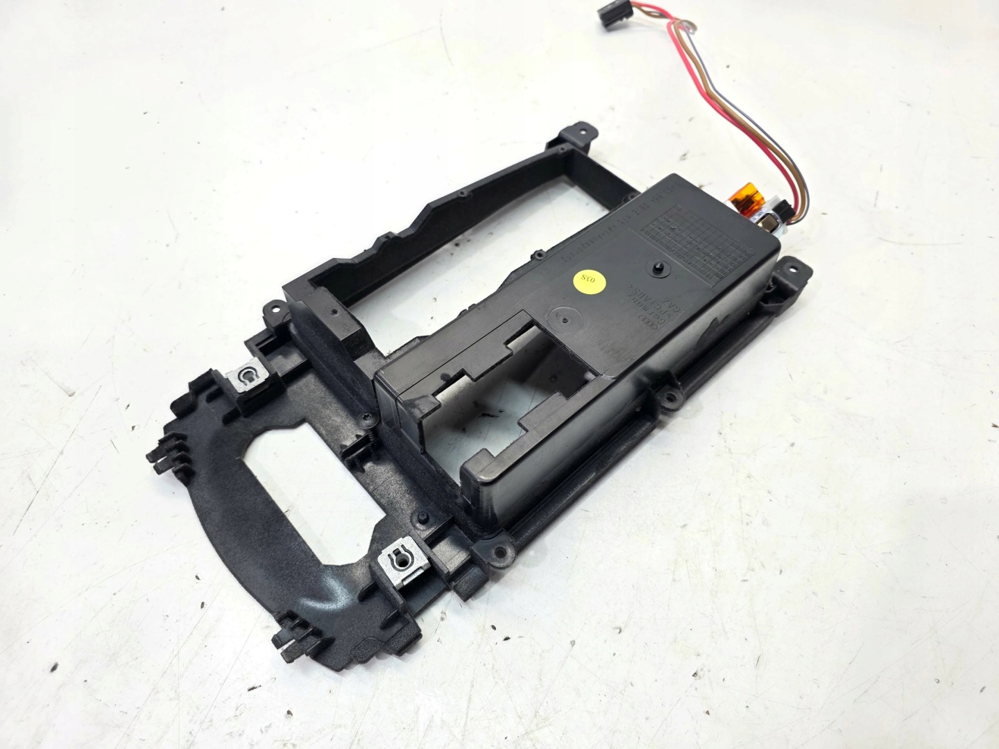 passenger compartment plato TUNELU below TELEFON AUDI A6 C7 A7 4G0864981E