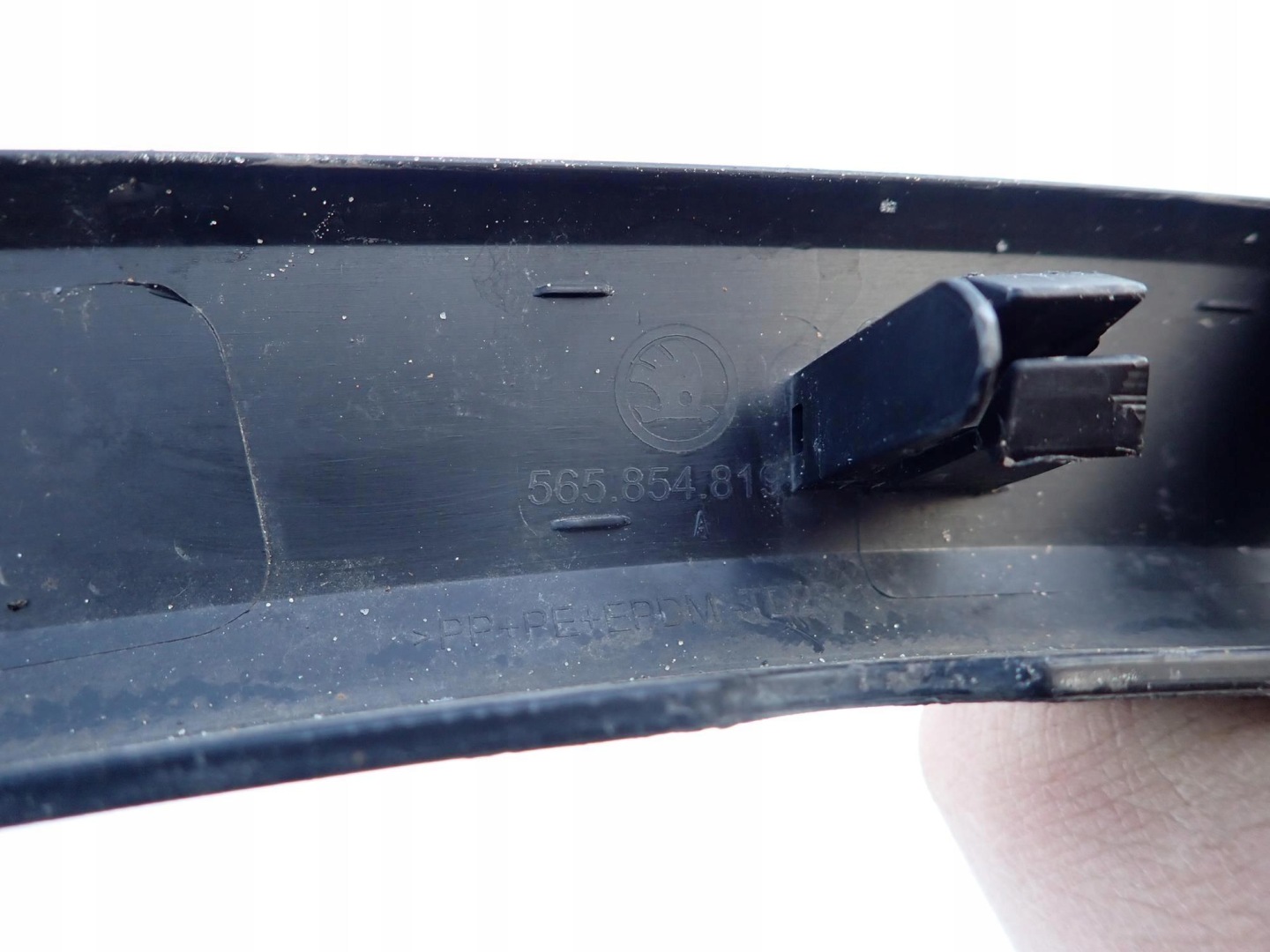 SKODA KODIAQ 16-> moulding cap left rear part