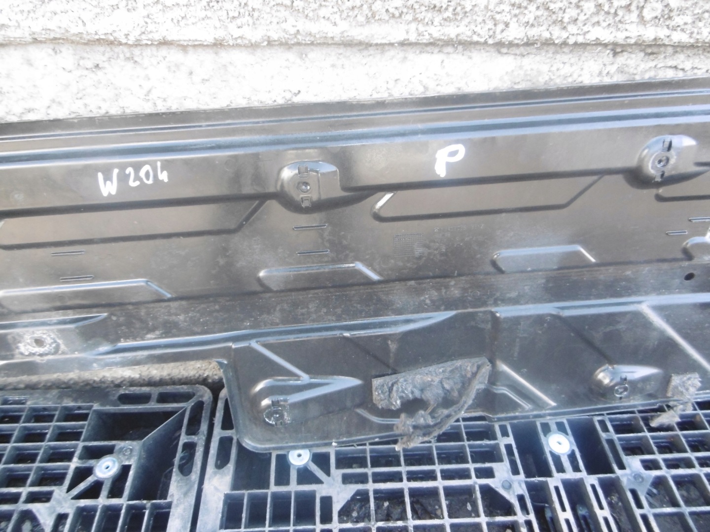 cover cover lower chassis right MERCEDES W204
