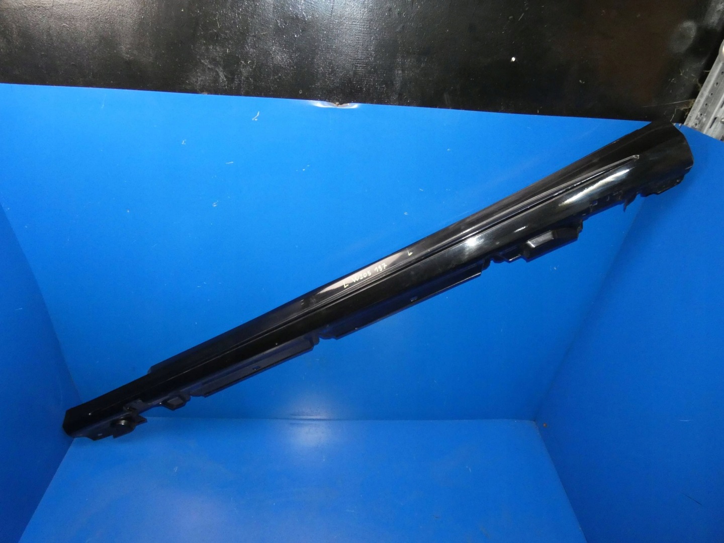 MERCEDES C KLASA W205 moulding threshold exterior cap left