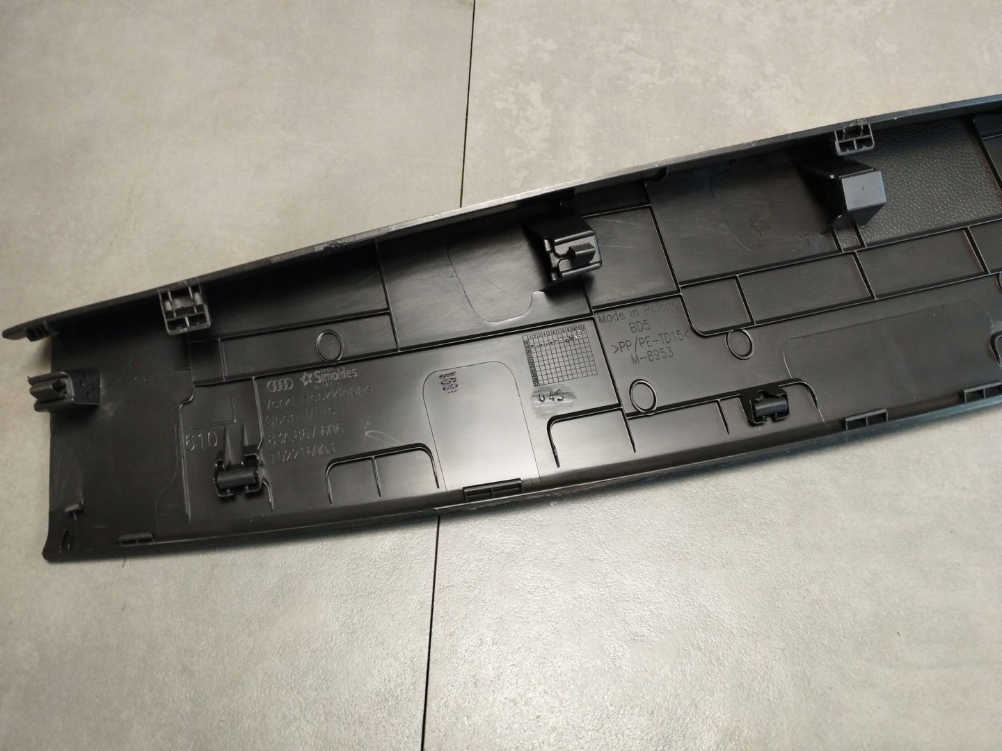 Audi Q3 F3 83A Blende Abdeckung heckklappe heck 83A867606