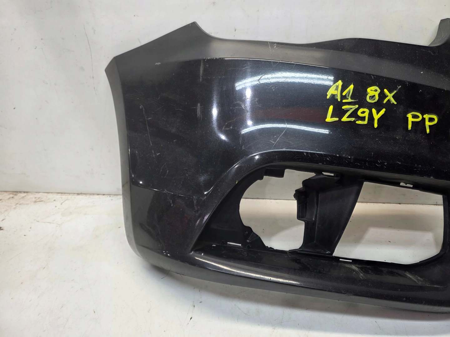 bumper corner right front AUDI A1 8X before LIFT original