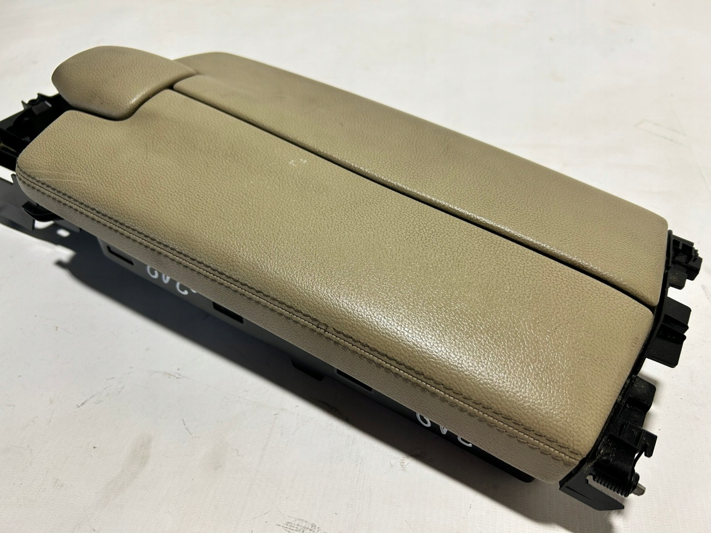 armrest MERCEDES W212 TUNEL central