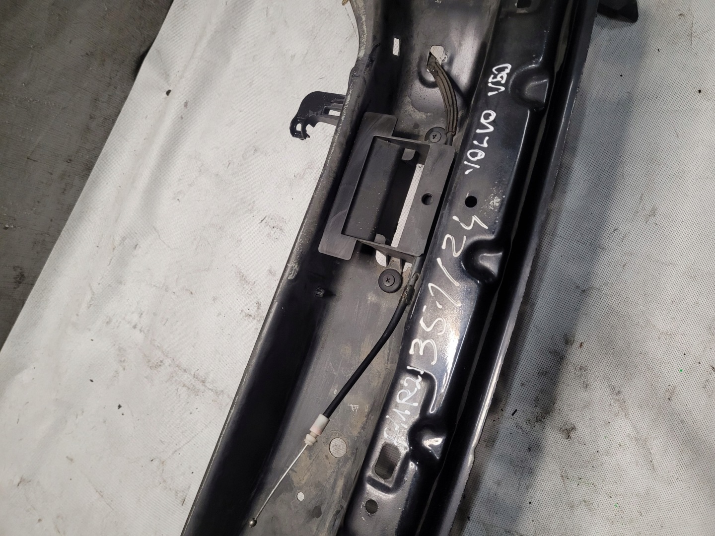 support panel for radiators upper pillar VOLVO V50