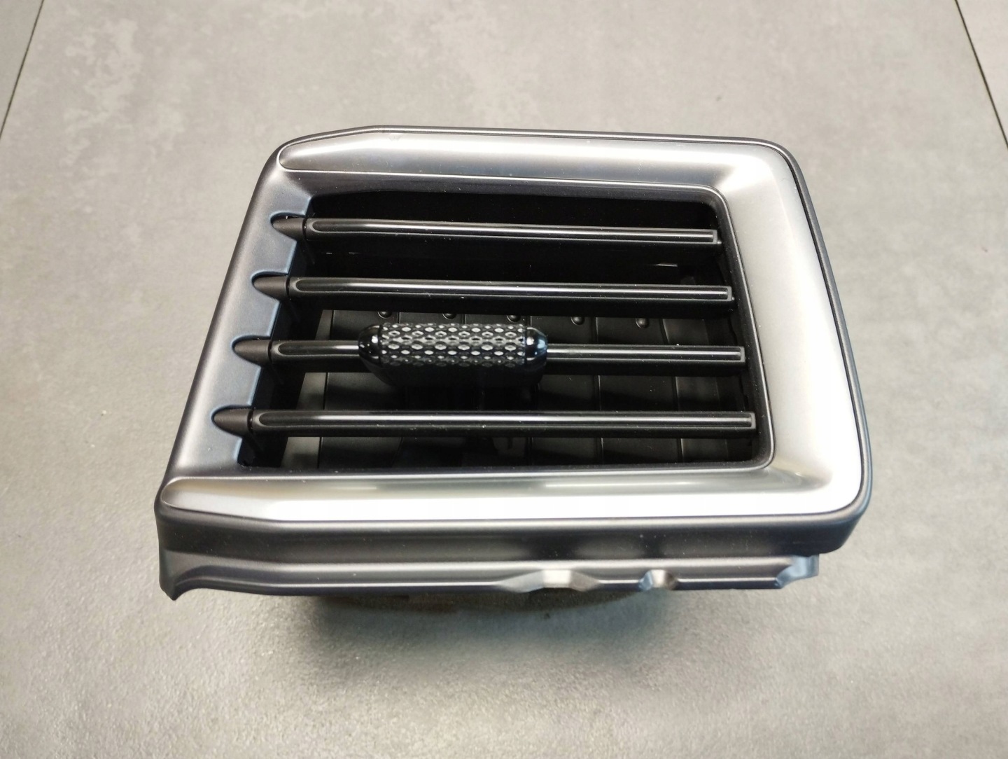 Volkswagen Amarok II grid air conditioning devices N1XBE045C08ADW