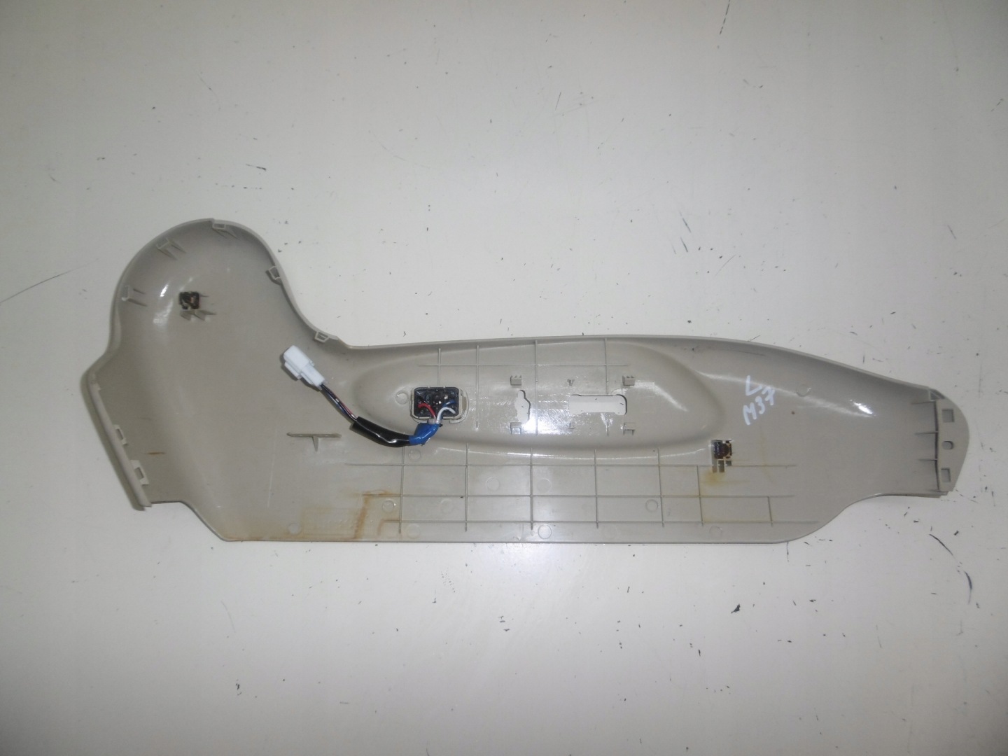 cover plastic seat left front INFINITI M35 M37