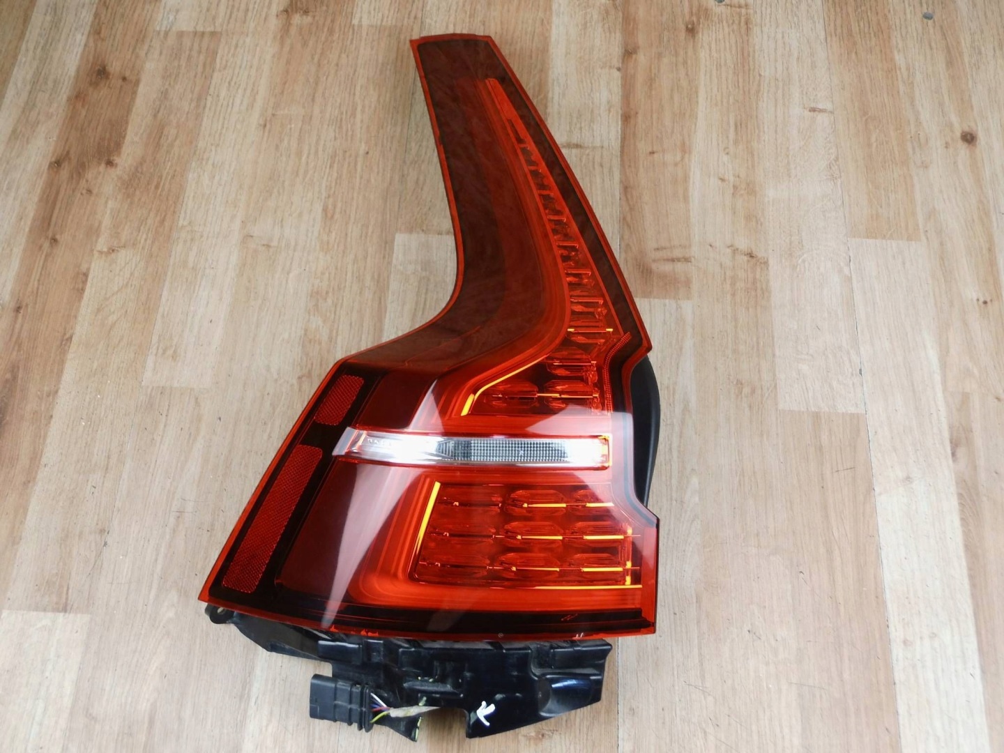 Volvo V60 2018+ light left rear part rear left 32291358
