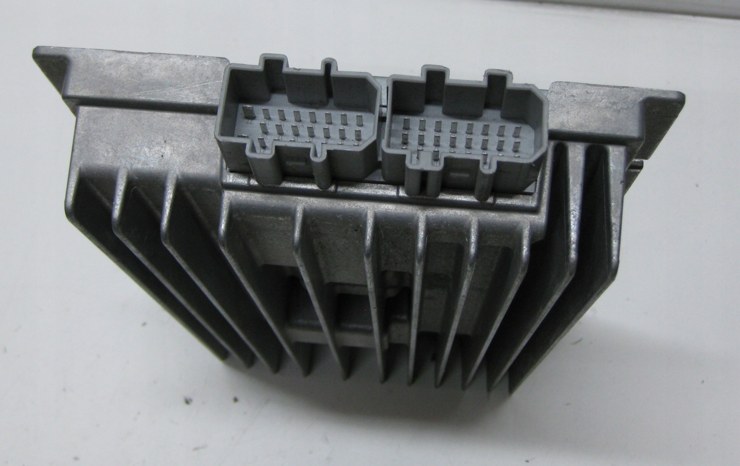 VW PASSAT B7 amplifier AUDIO DYNAUDIO 3C8035456F