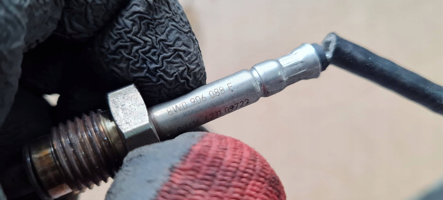A4 B9 8W Sensor TEMPERATURY Gase 2.0 TDI 8W0906088F A5 8W