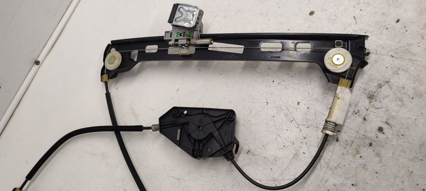 window regulator right front mechanism VW Passat CC 2,0 TDI