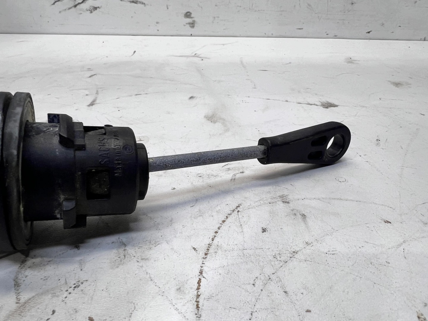 pompe embrayage AUDI A4 B8 A5 8T Q5 8K2721401B