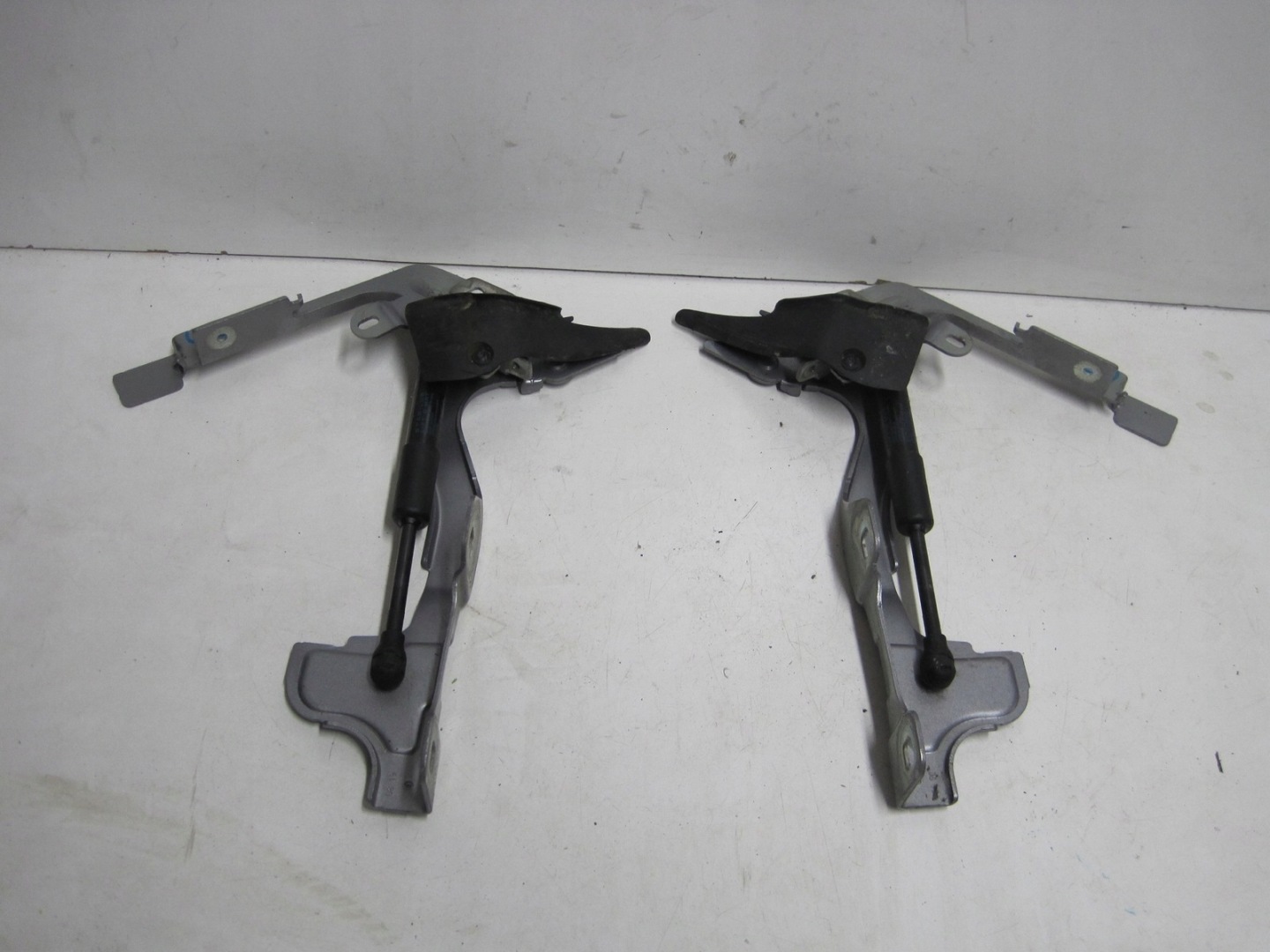 hinge bonnets CITROEN DS7 9829653580 9829653680