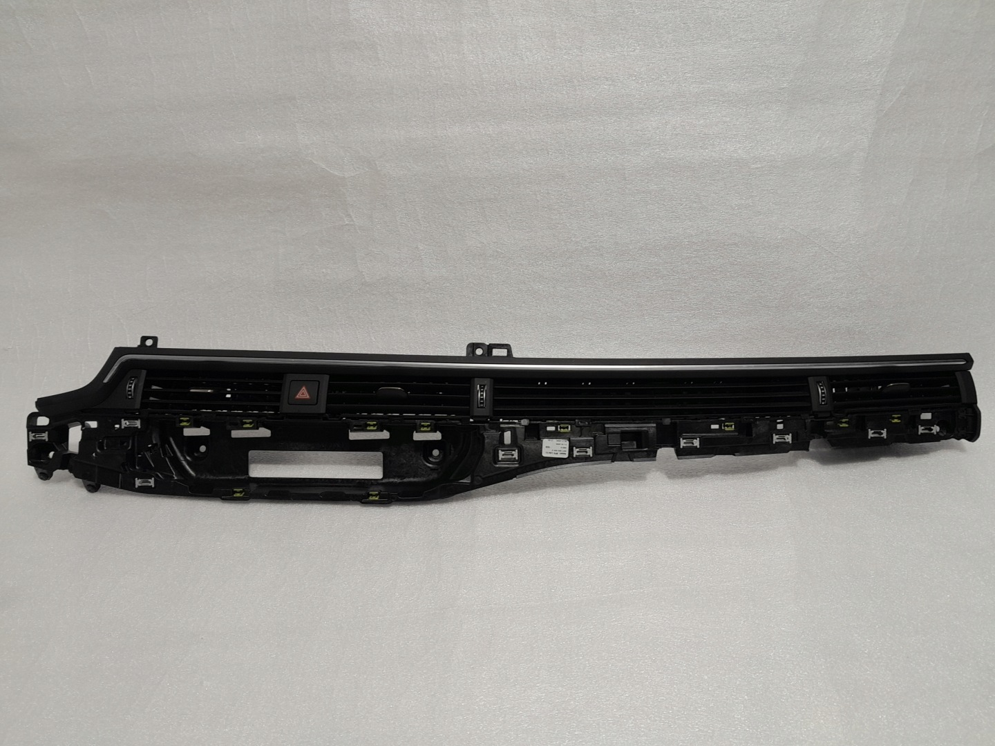 AUDI A4 B9 LIFT grid air conditioning devices 8W1820902D