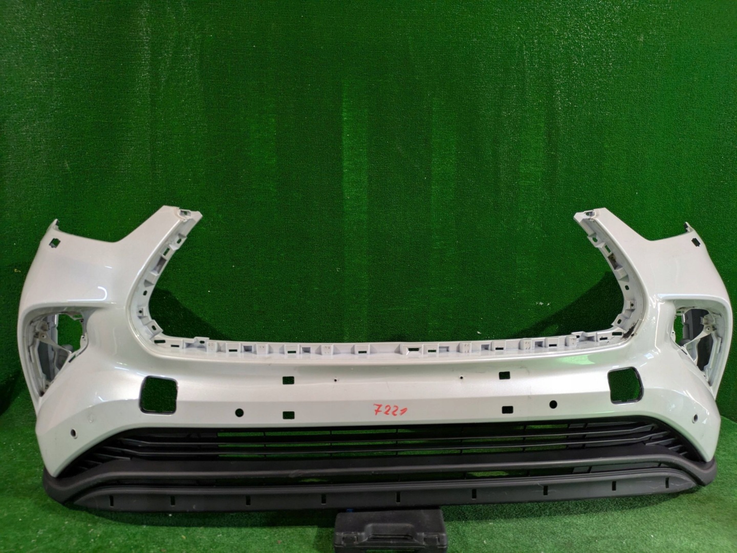 front bumper front TOYOTA HIGHLANDER IV 21- NR.7221