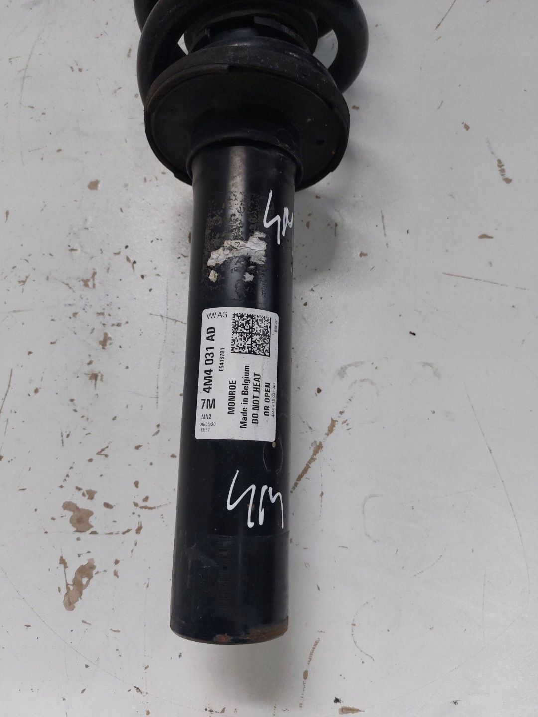 VW TOUAREG III PORSCHE CAYENNE shock absorber front right front 4M4413031AD
