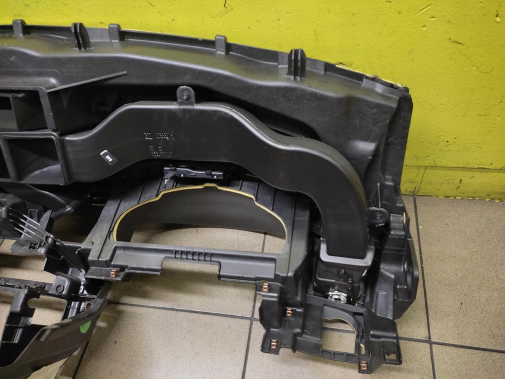 OPEL INSIGNIA cockpit dashboard instrument panel
