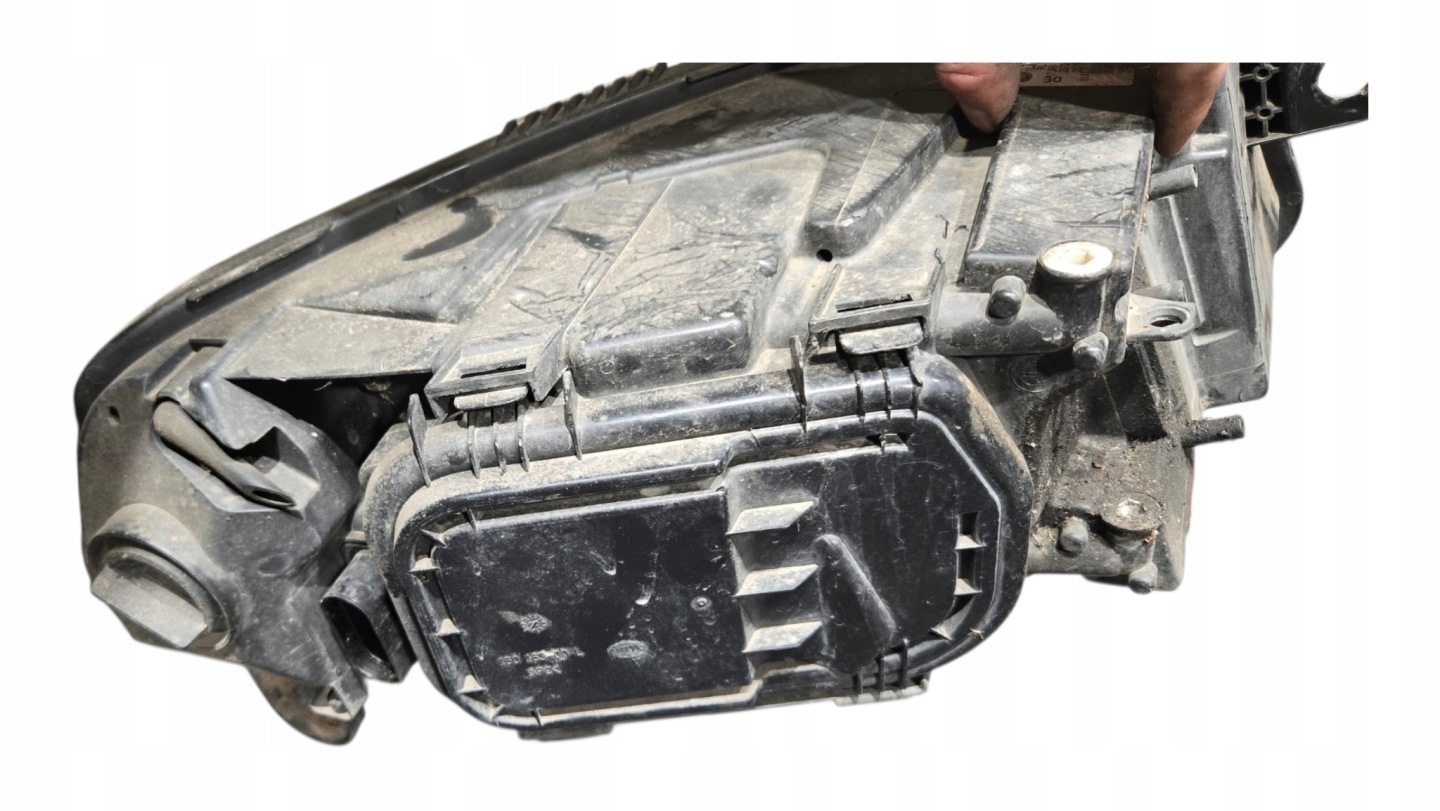 REFLEKTOR far lijevi prednji dio AUDI A6 C6 LIFT 4F0941003BK UK