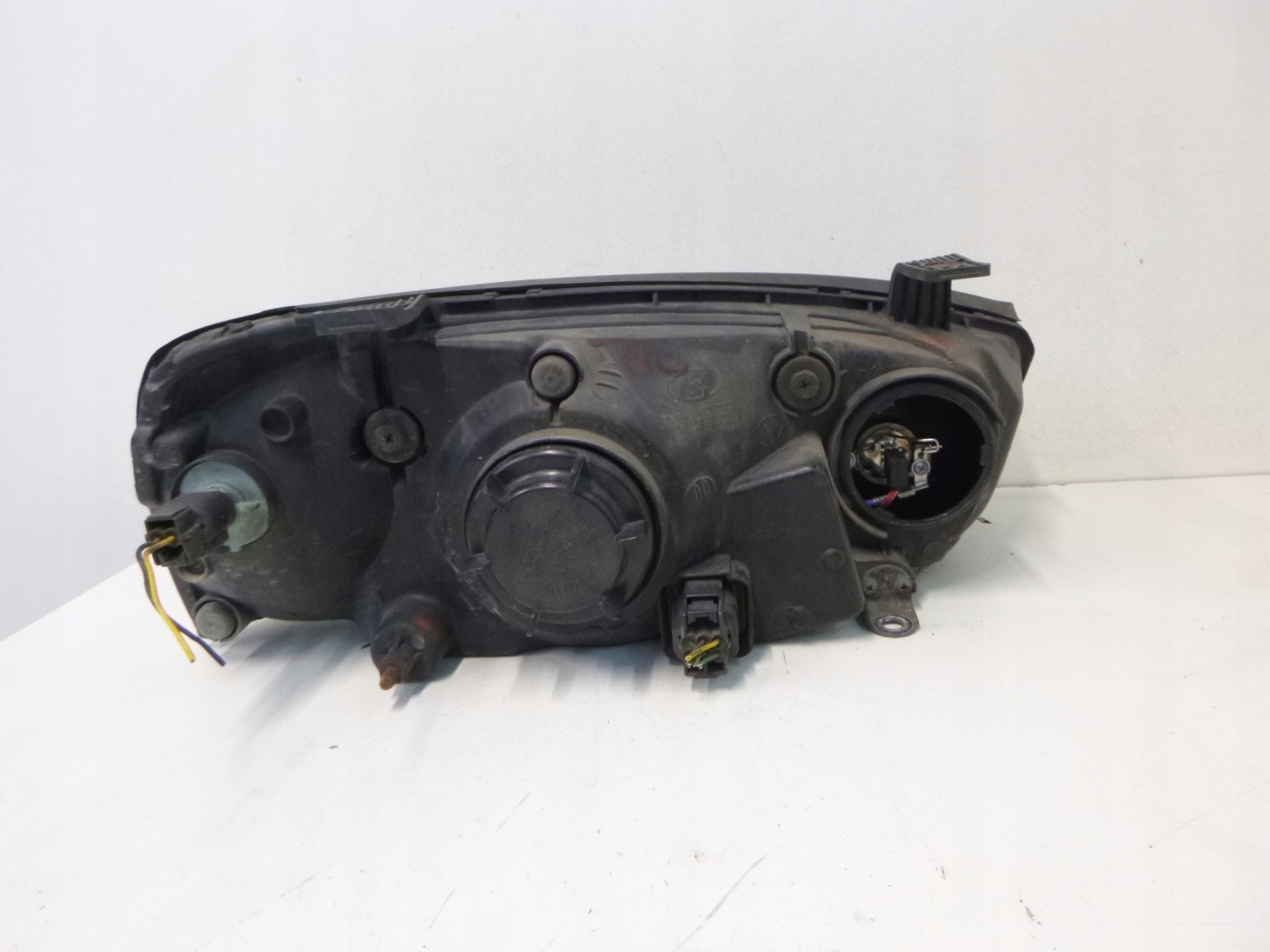 light front Hyundai Elantra 2000r.