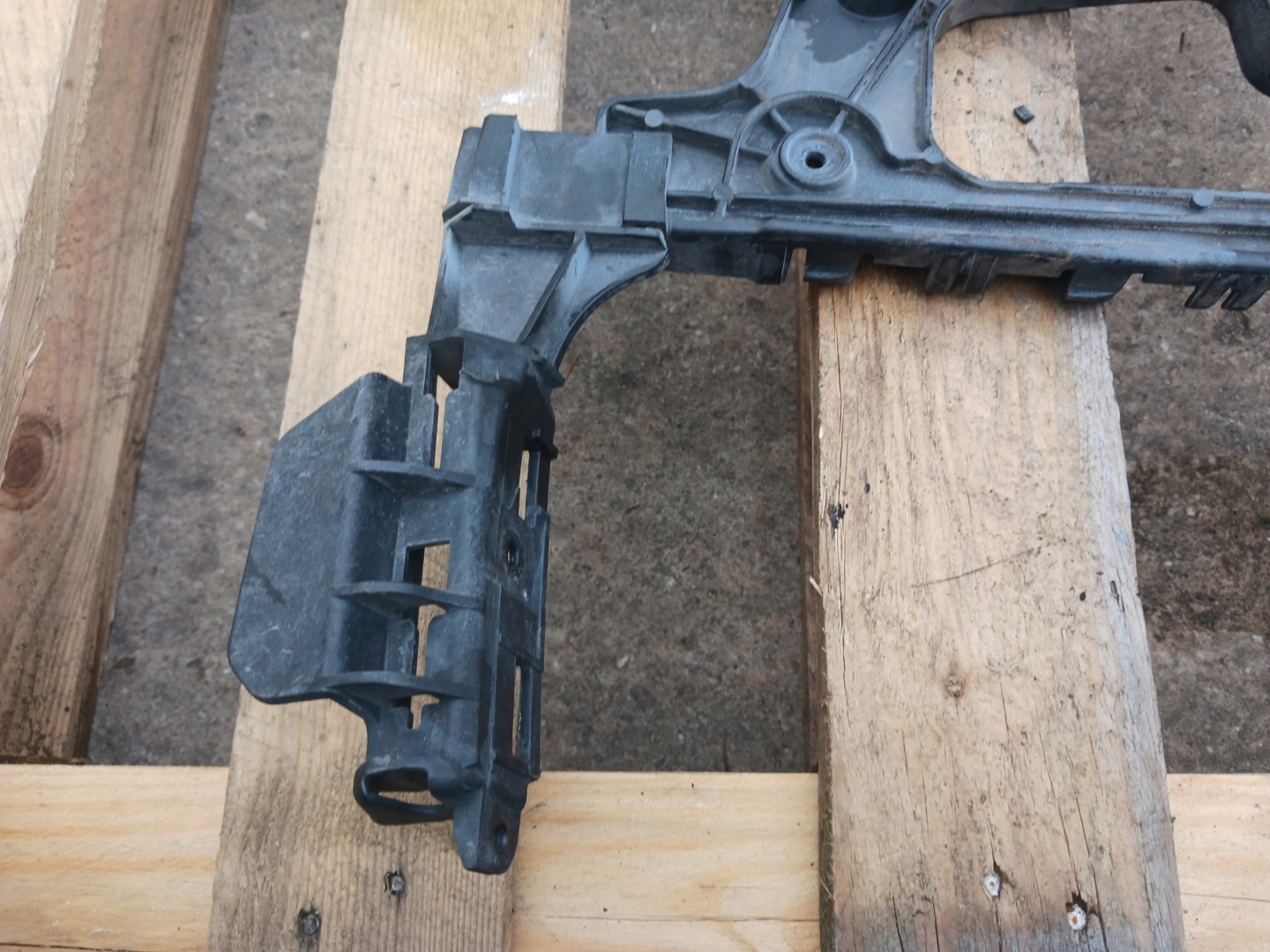 bumper bracket right rear part AUDI A5 8T 8T0807454