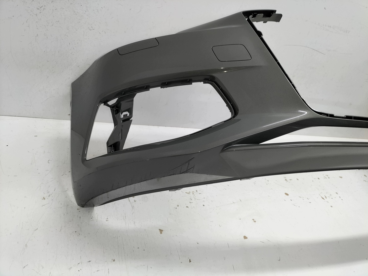 front bumper front AUDI A6 C8 18 wersja below washers below side PDC
