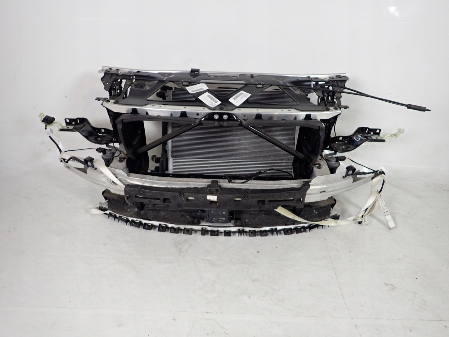 BMW 7 G11 G12 support panel for radiators pillar radiator