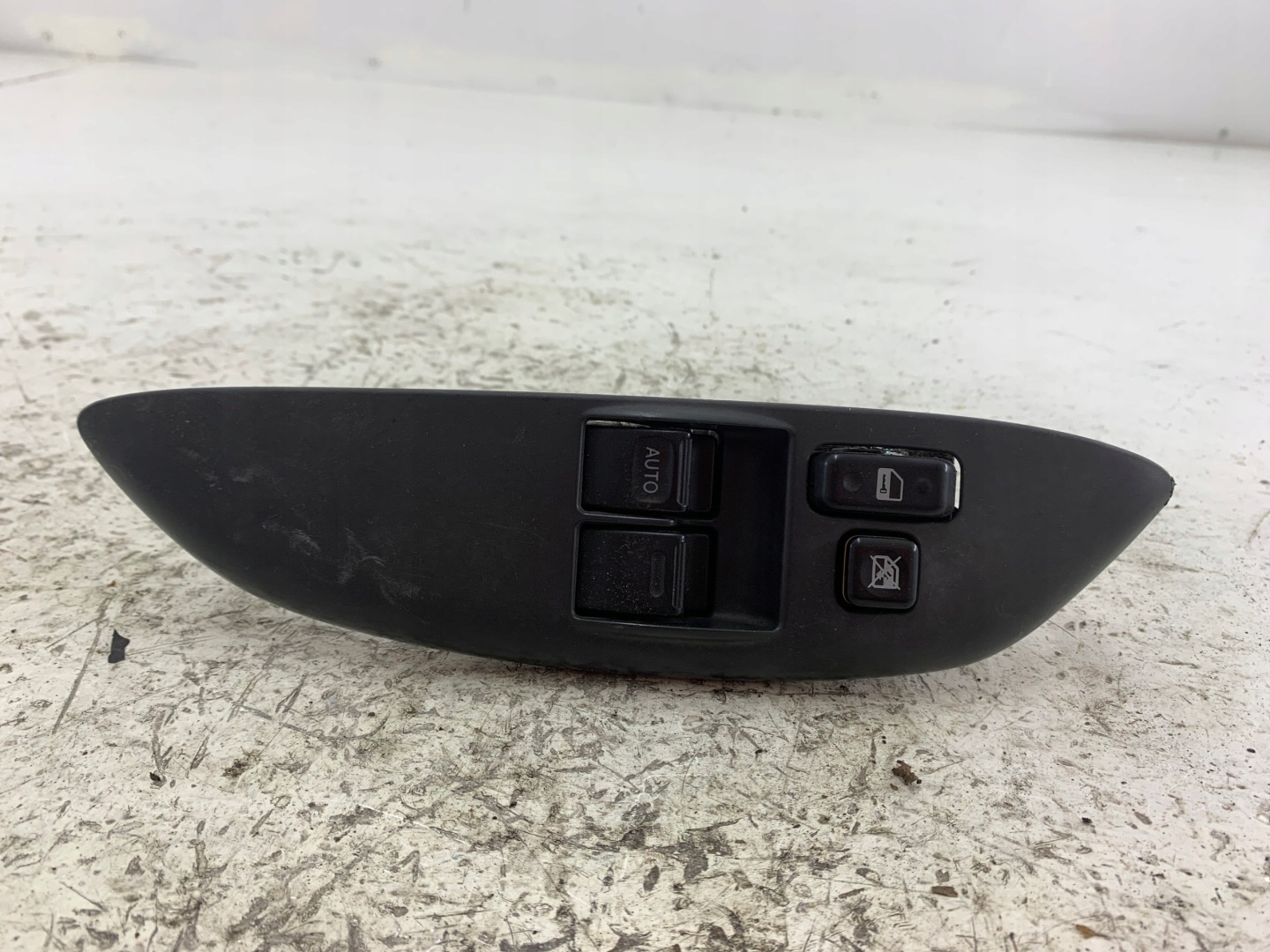 TOYOTA YARIS a PANEL okna levý předek