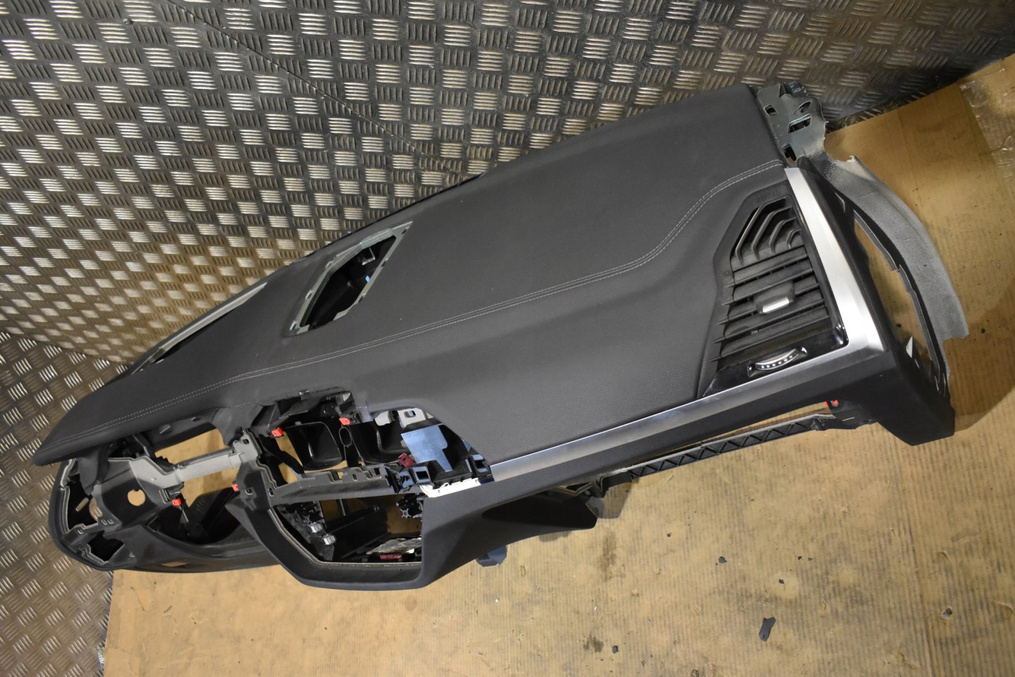 IDEALNA console dashboard HEAD UP BMW G01 1