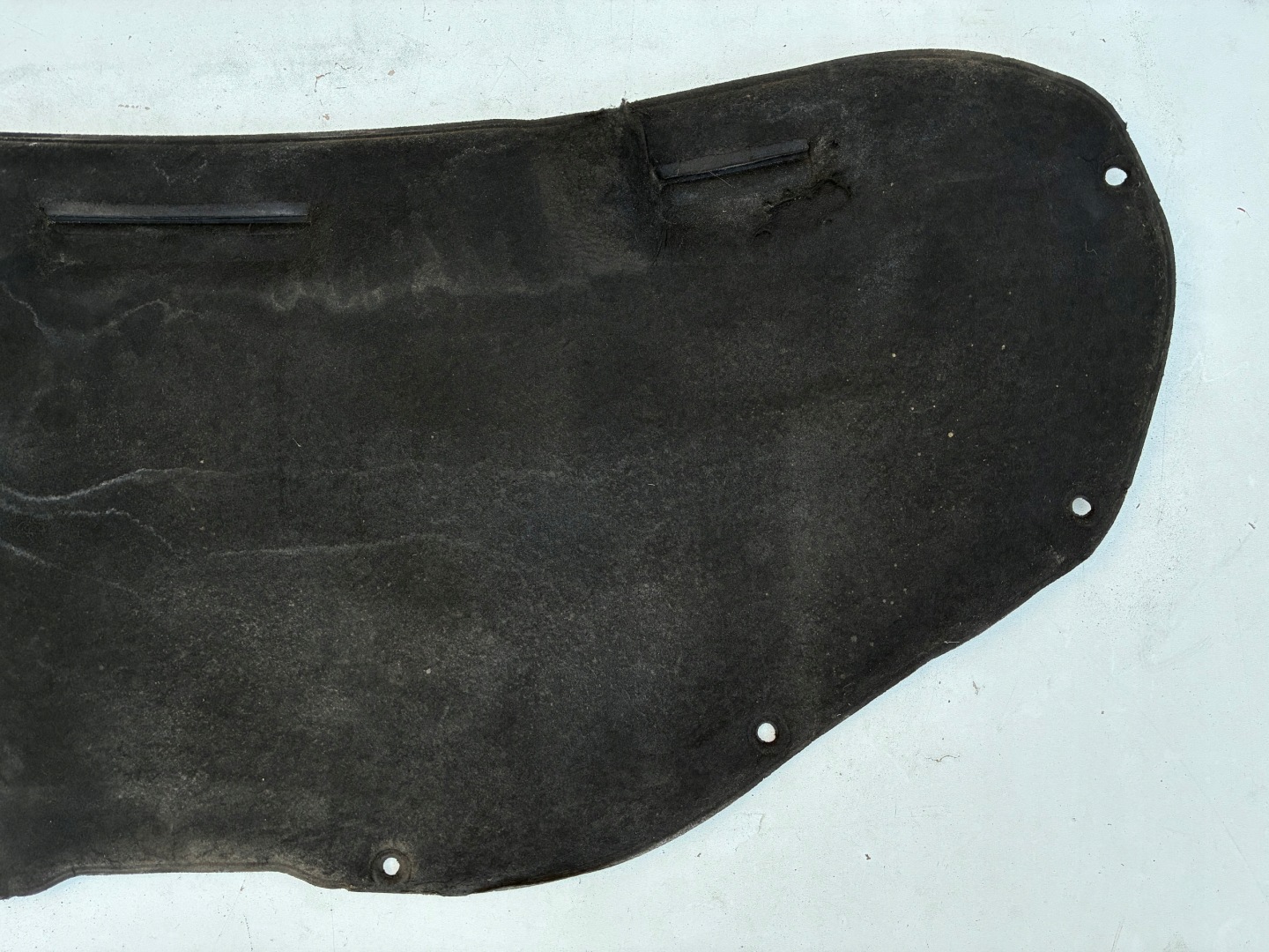 Insonorisation du capot Citroen C4 et 04-08r.