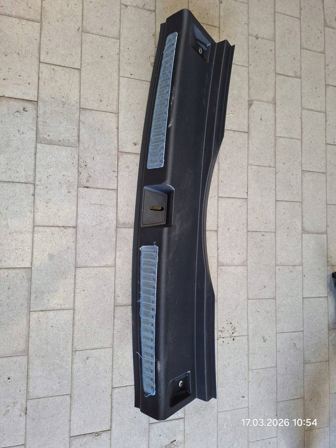 cap cover of the threshold boot Renault Austral 849208018R