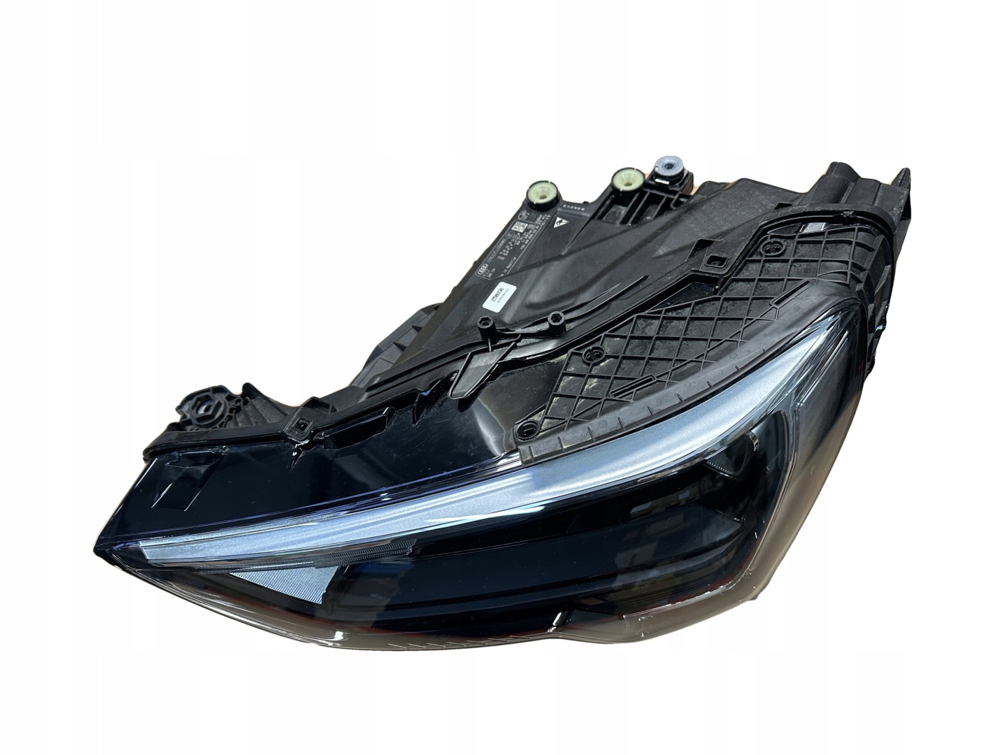 AUDI Q3 83A light left front LED 83A941011