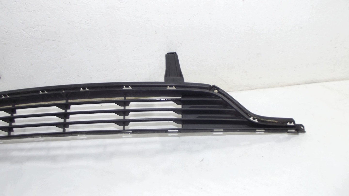 Opel Karl central grid of a bumper front 95238831