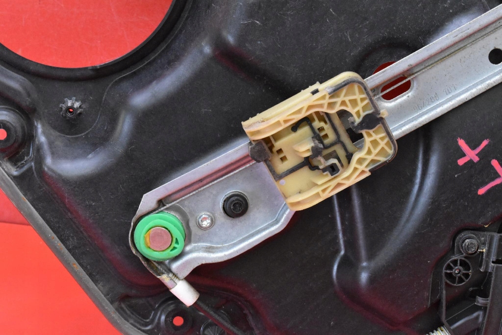 window regulator left rear part 30753329 VOLVO XC60 1 and 08-13