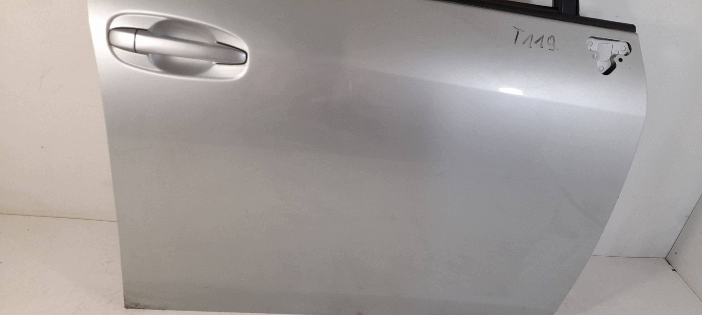Toyota Verso door front right (T119)