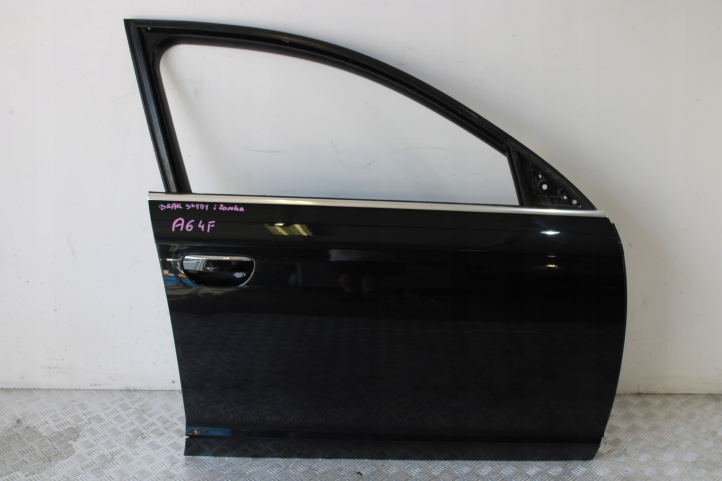door right front front AUDI A6 C6 4F0 4F9 S-LINE does not have windows and of a lock