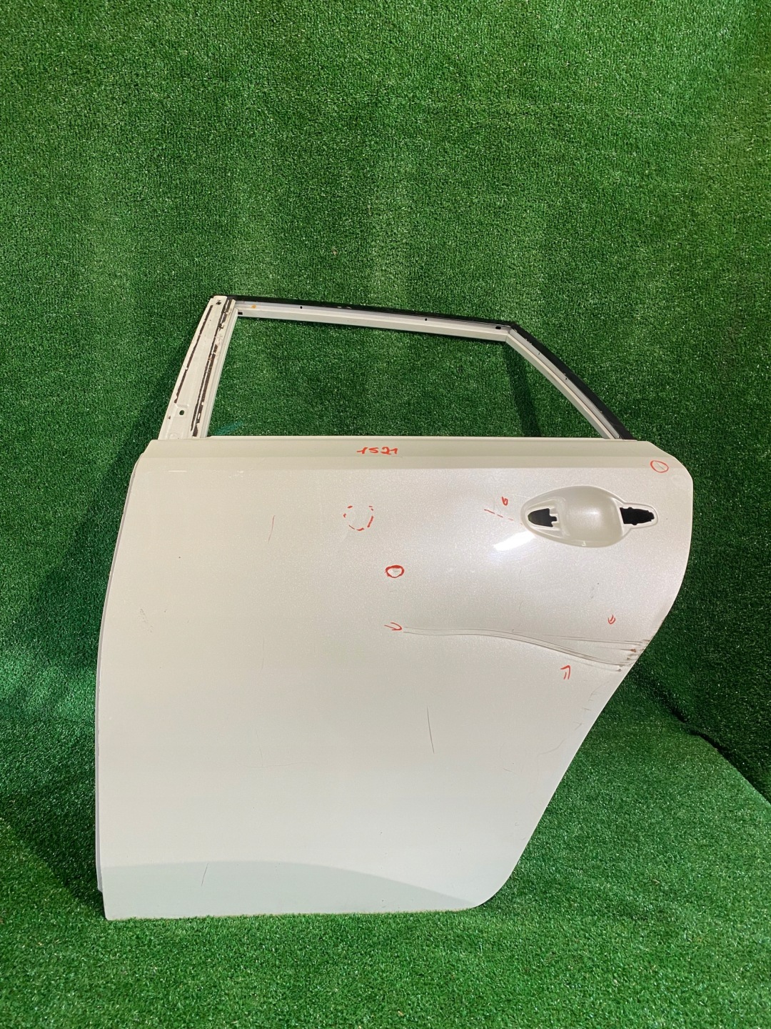 door left rear. TOYOTA AURIS II HB