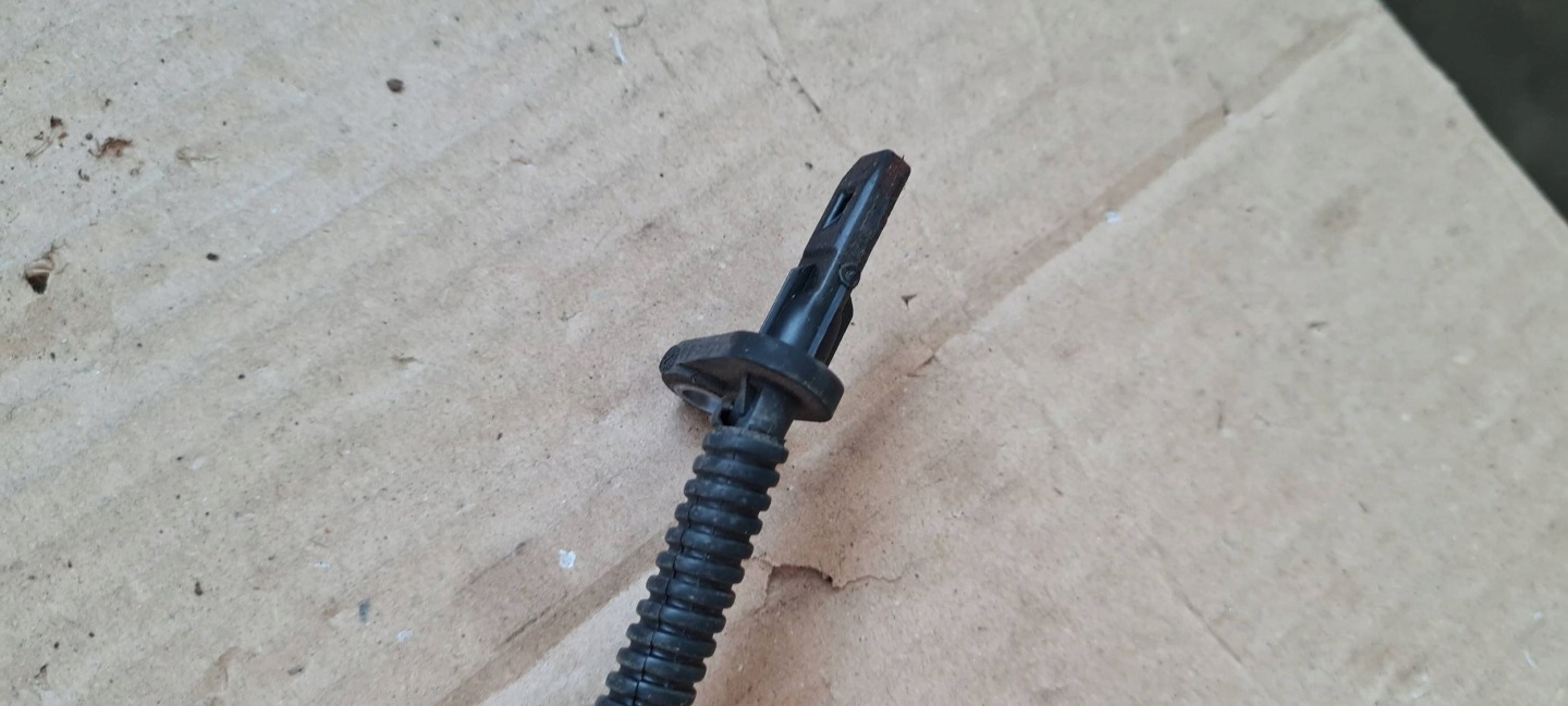 Jeep Grand Cherokee WL 2022 sensor PREDKOSCI ABS wheels rear part rear
