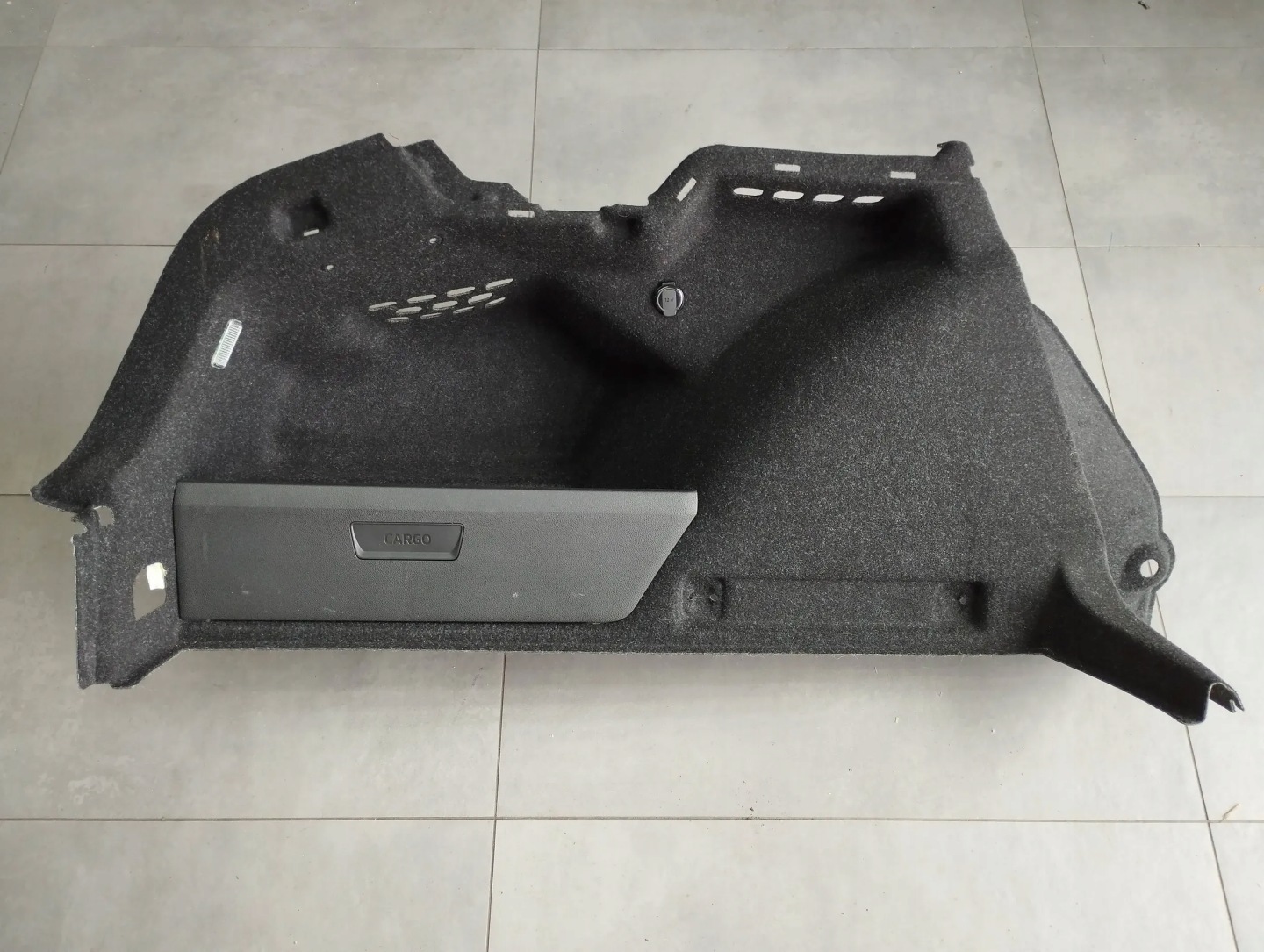 Skoda Octavia Mk4 boot upholstery left 5E6867427A