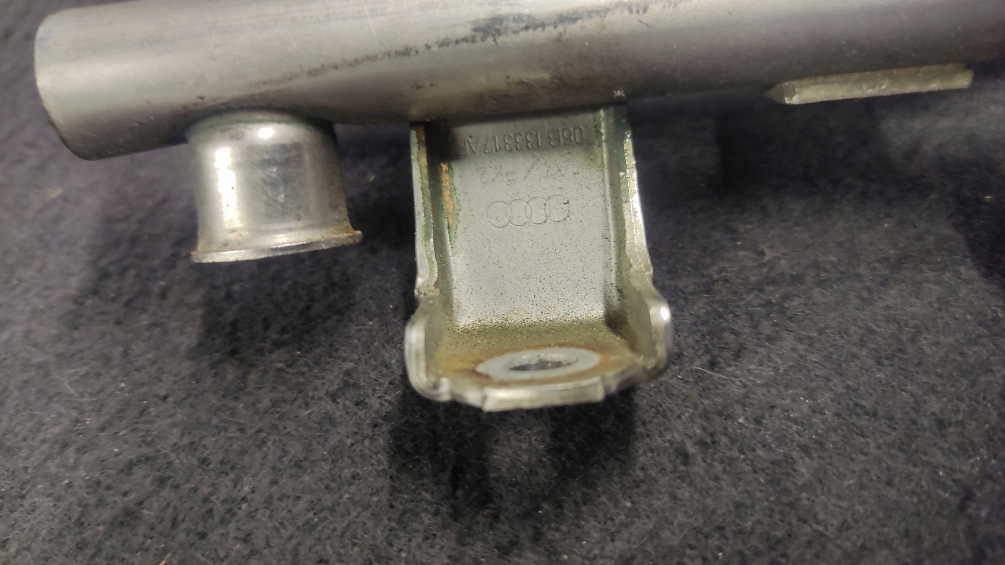 Rampe injection Audi A4 B6 B7 1.8T 06B133317af