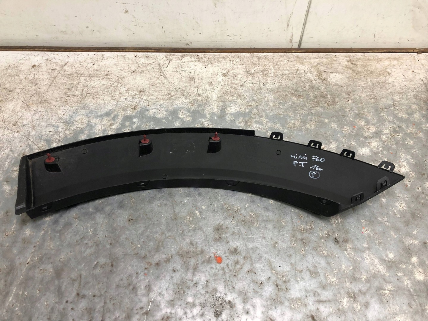 modanatura parafango destra posteriore MINI F60 7401434