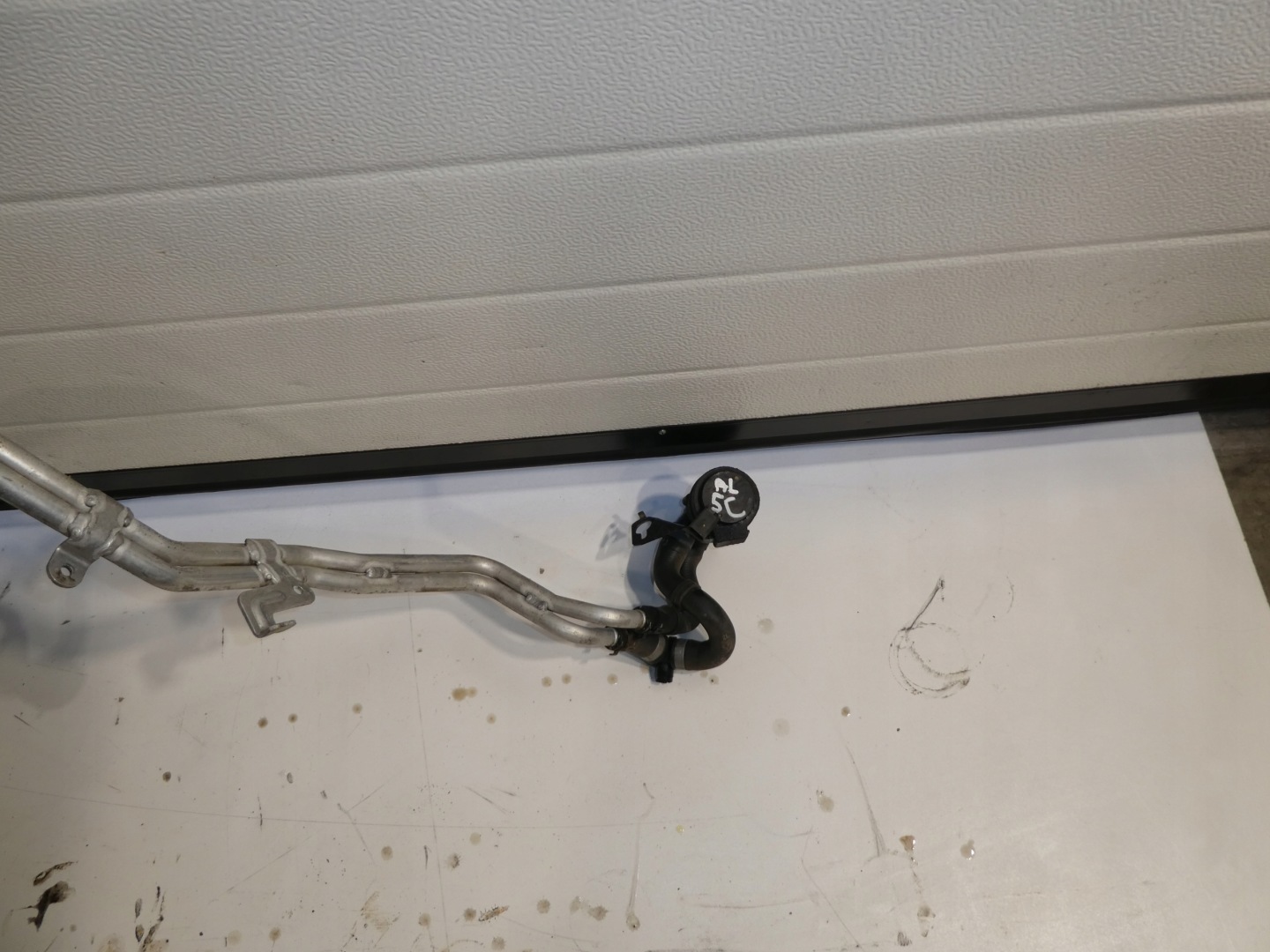 crijevo prijenos cijevčica vode VW AMAROK 2H6121065Q