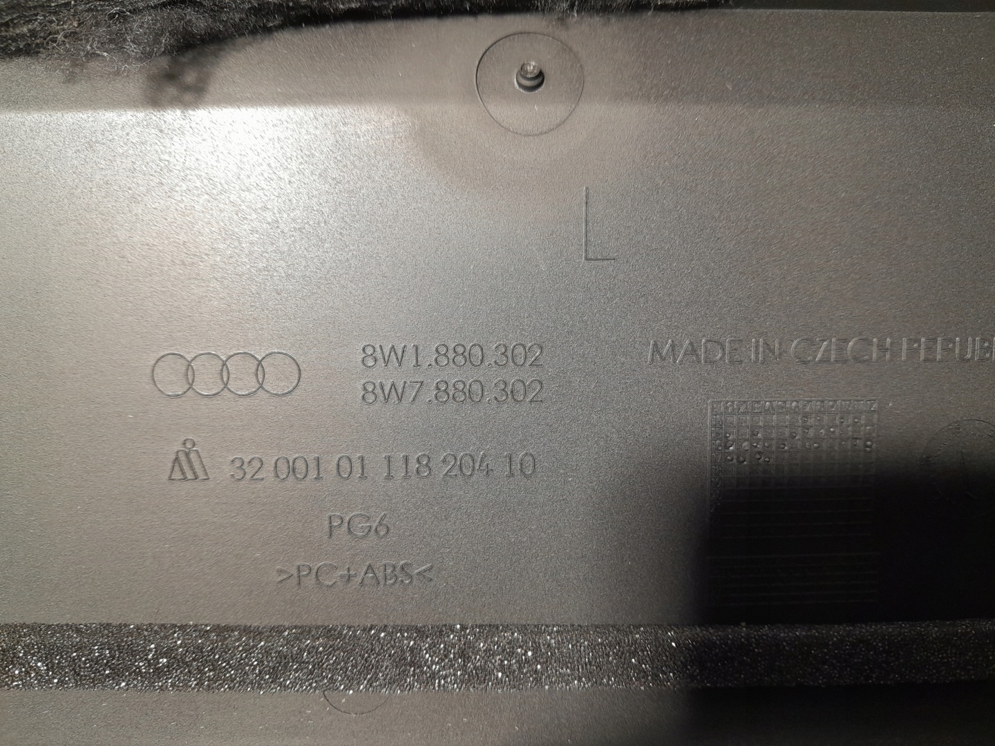 AUDI A4 B9 Handschuhfach des Beifahrers VALET 8W1880302